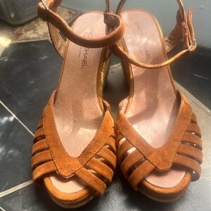 Sandals peep toe